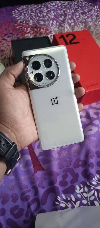 One Plus 12 Non Pta Complete Box 10/10 Condition Urgent Sale 4
