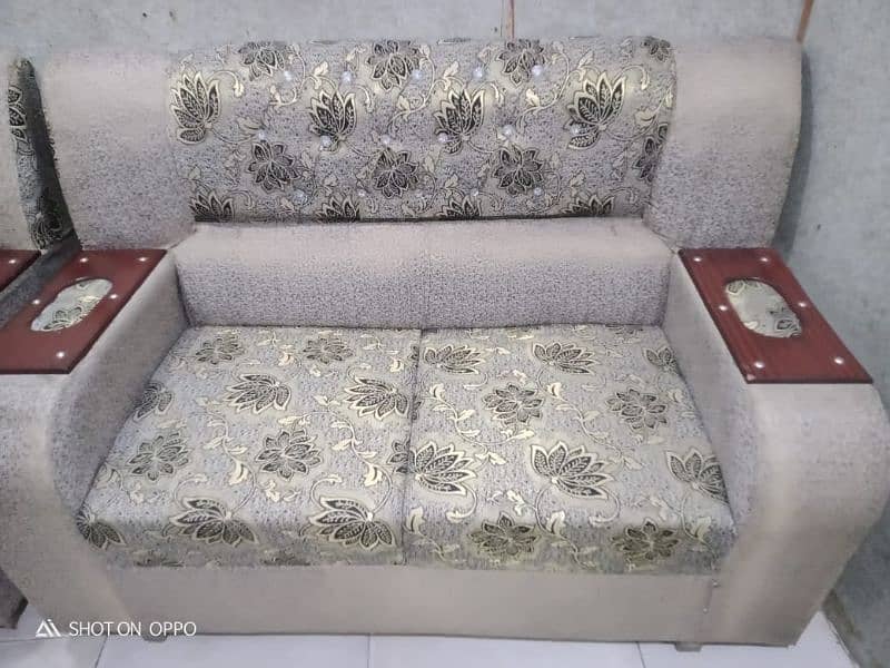 1 2 3 sofa set new condition 2