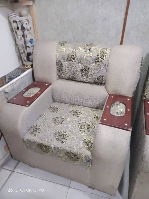 1 2 3 sofa set new condition 3