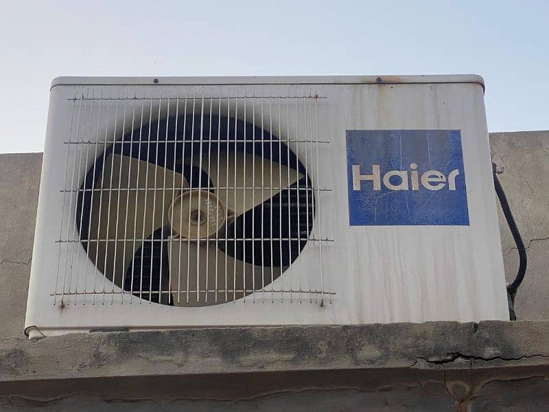 1 hair air conditioner 1.5 ton for sale contact no 03038173033 2