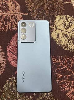 vivo v27e condition 10/10 with box cable
