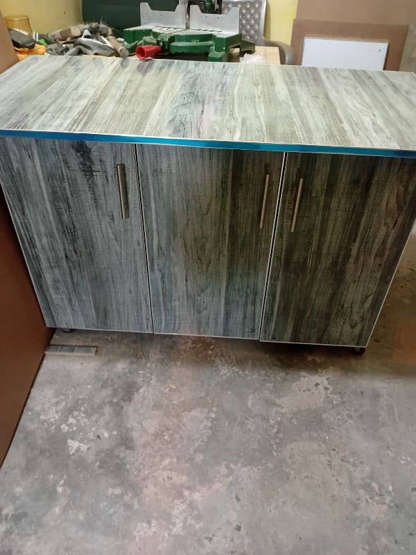 iron stand with high quality material 0