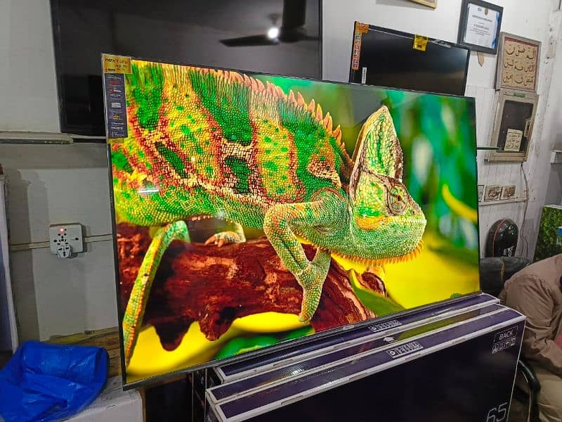 LARGE 85,,INCH Q LED SAMSUNG 8K UHD MODEL, 03254998174 1