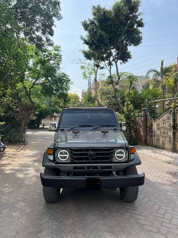 Toyota Land Cruiser 1989 RKR 1