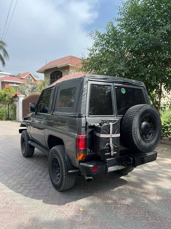 Toyota Land Cruiser 1989 RKR 2