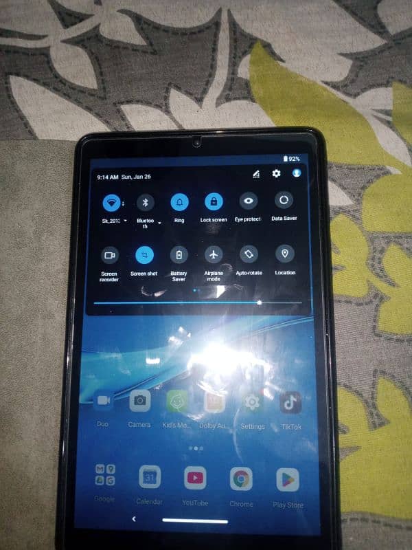 Lenovo M8 tab in good condition 3