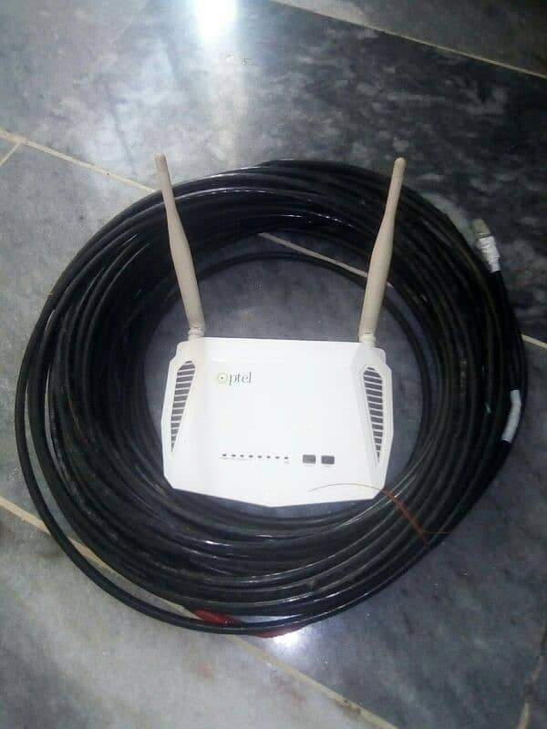 PTCL ROUTER AND ETHERNET CABLE 0