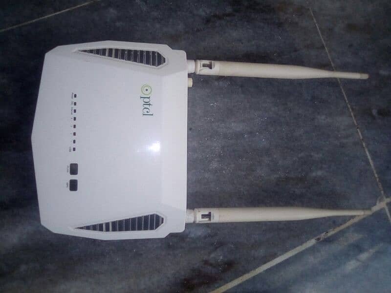 PTCL ROUTER AND ETHERNET CABLE 1