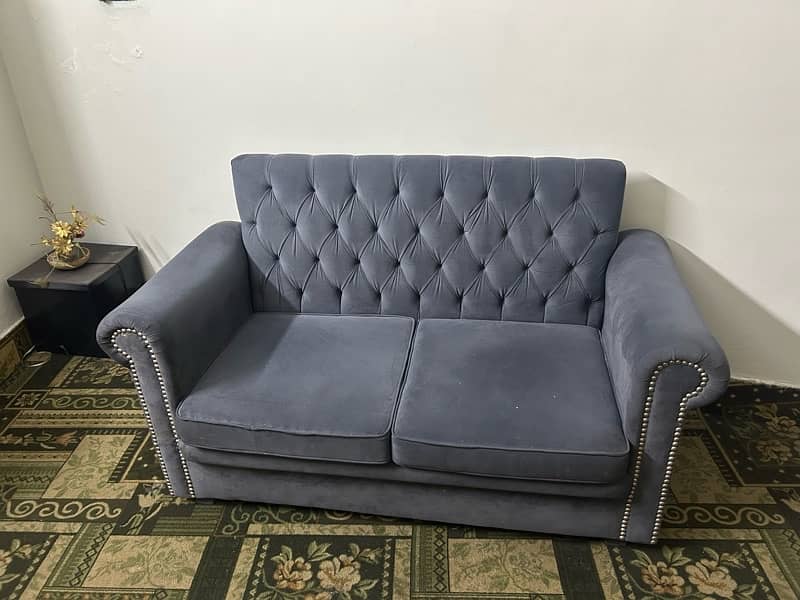 2 pieces of 2 seaters sofa in new condition 2