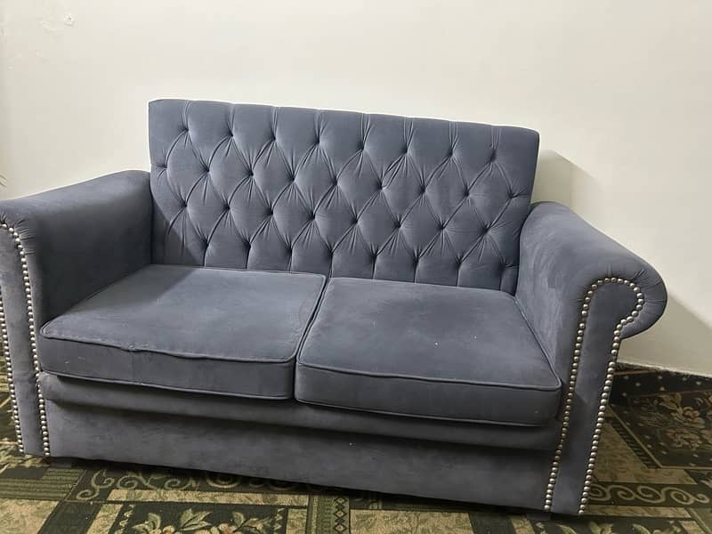 2 pieces of 2 seaters sofa in new condition 3
