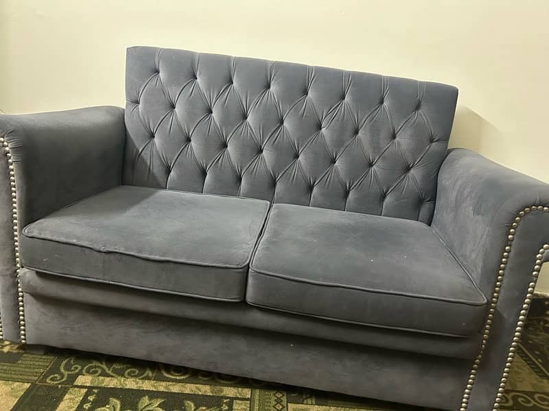 2 pieces of 2 seaters sofa in new condition 4