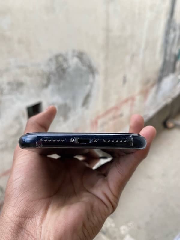 iPhone XR 5