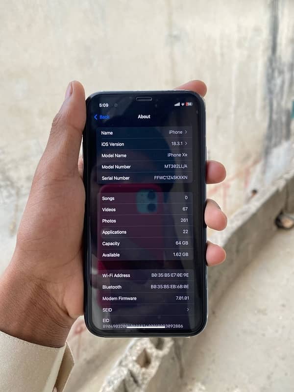 iPhone XR 6