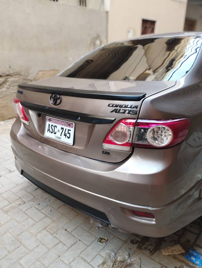 Toyota Corolla Altis 2010 4