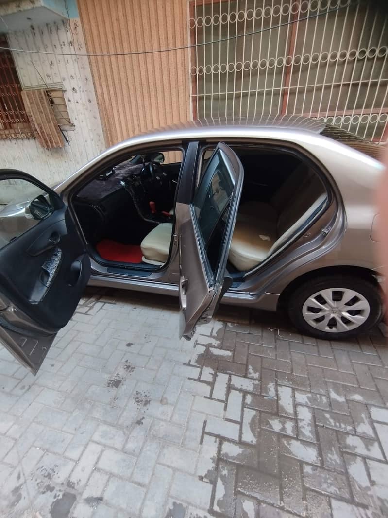Toyota Corolla Altis 2010 8