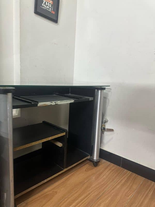 computer table with glass top 2
