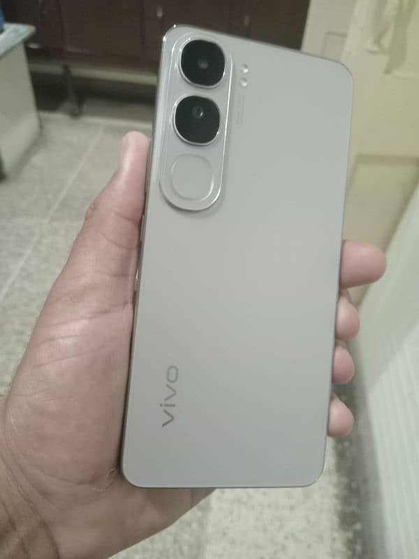 Vivo Y200 8/128 0