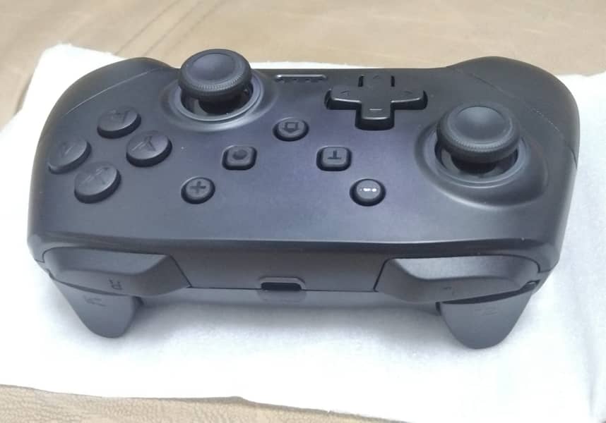 VOYEE- Rechargable, Bluetooth wireless controller 2