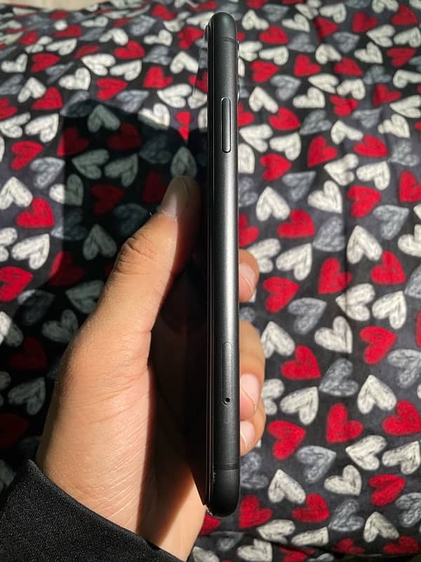 iphone 11 Non PTA Non Active 4