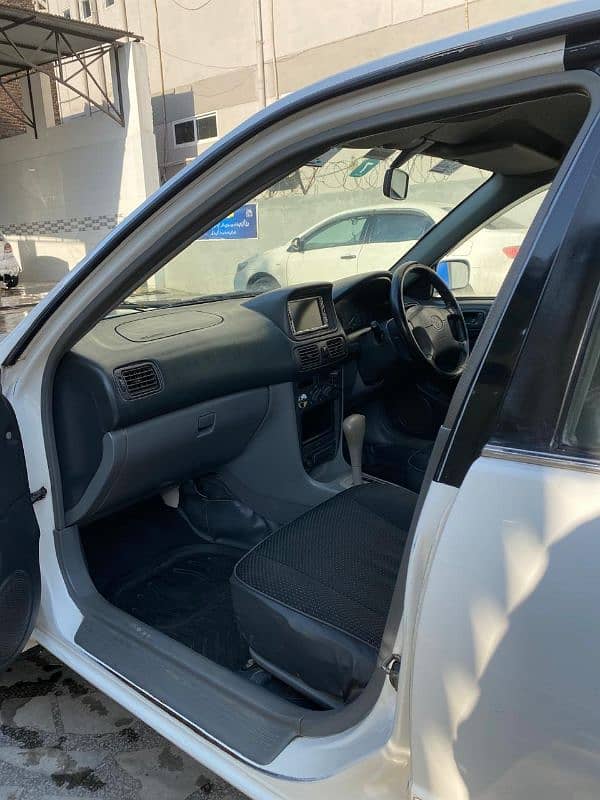 Toyota Corolla 2 Se Saloon 5