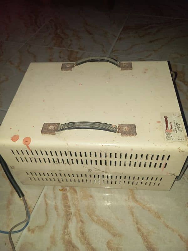 Universal original A70 model 7000 watts steplizer almost new condition 3