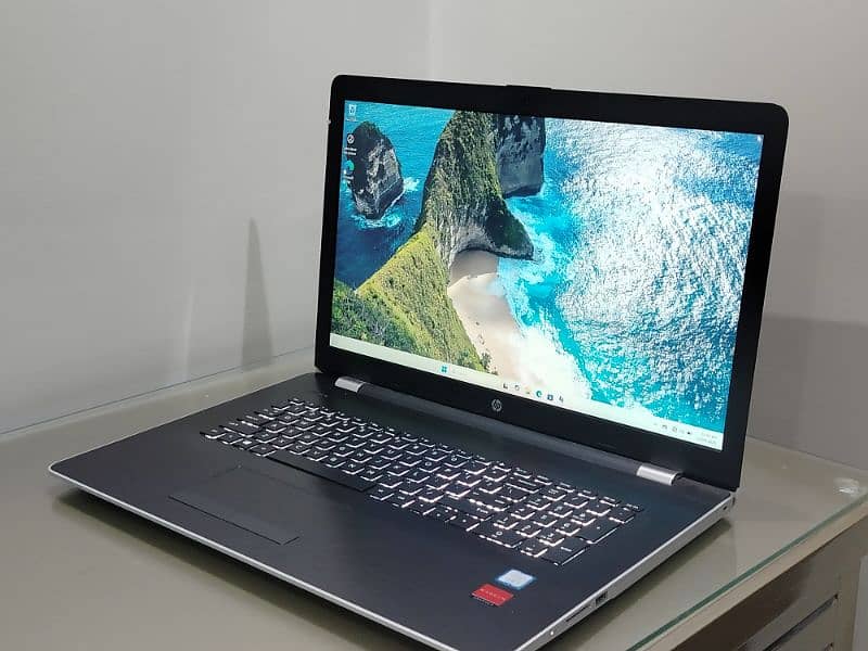 HP laptop core i5 8th gen graphics AMD Radeon R7 M340 0