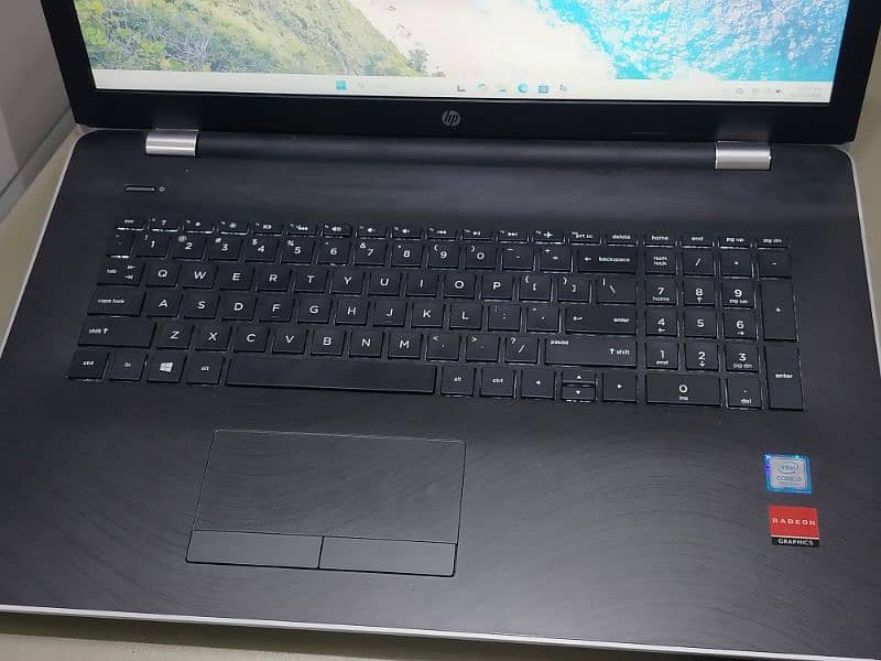 HP laptop core i5 8th gen graphics AMD Radeon R7 M340 7