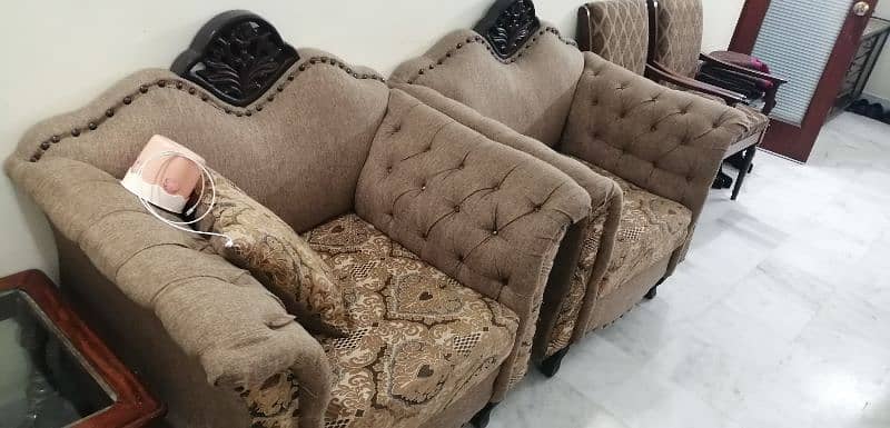 7 seater sofa set with 4 stols 4