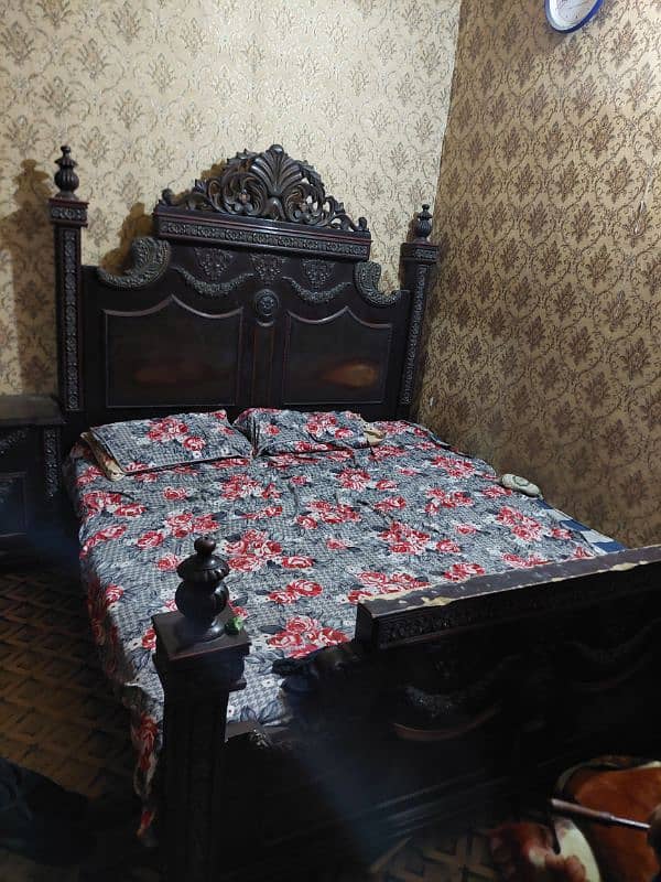 bed and dressing table side table 0