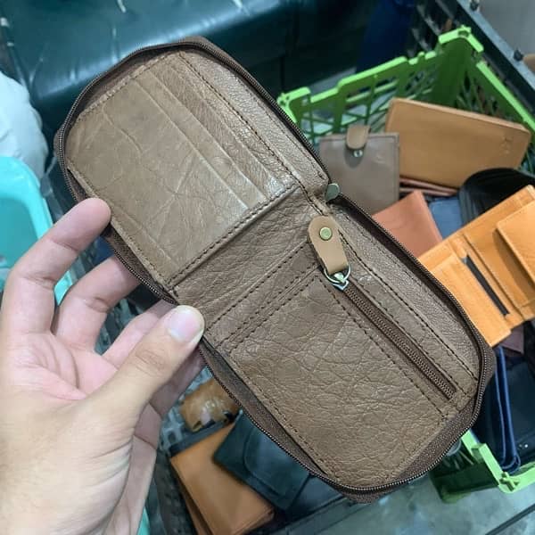 PREMIUM LEATHER WALLETS FOR MEN AND LADIES 4