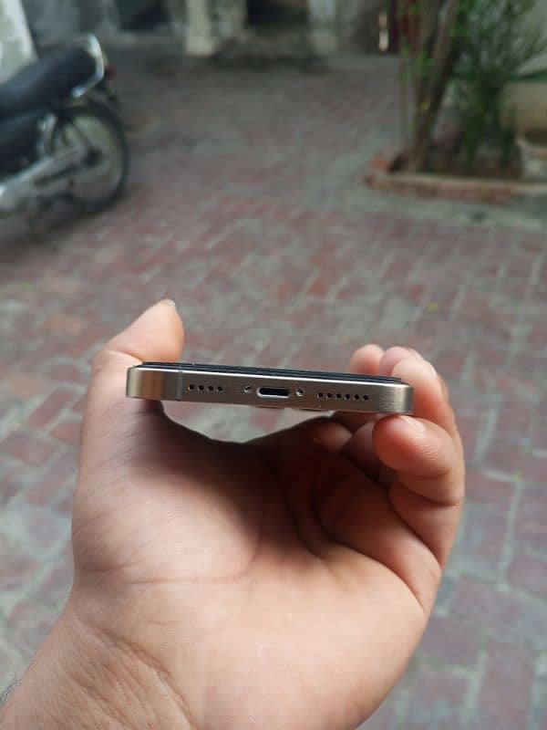 iphone 11 convert to 15 pro jv lush condition 2