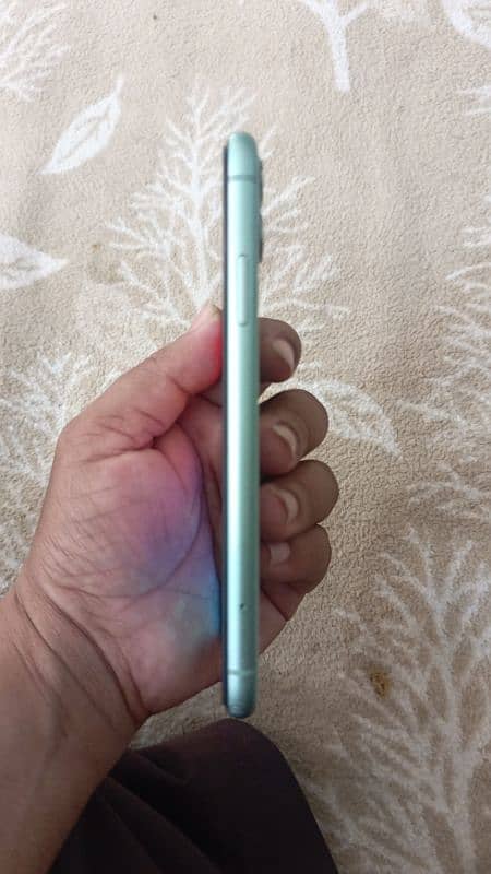 IPHONE 11 WATERPACK NON PTA 64 GB 4