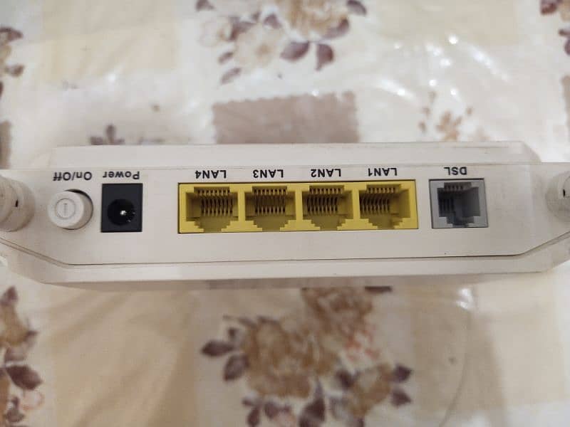 Ptcl device in good condition like new 1