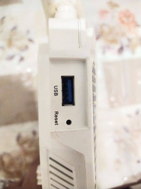 Ptcl device in good condition like new 2