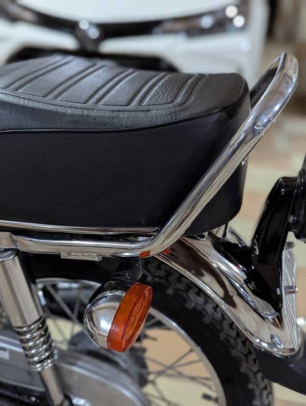 unique bike 125 / Suzuki 125 /- 03461809478 8