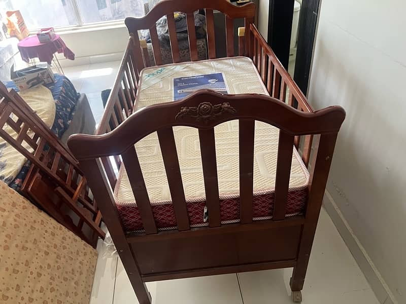 baby cot with swing and matress 10