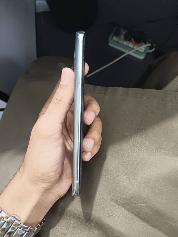 OnePlus 9 Pro | 12GB RAM 256GB | Original Charger 4