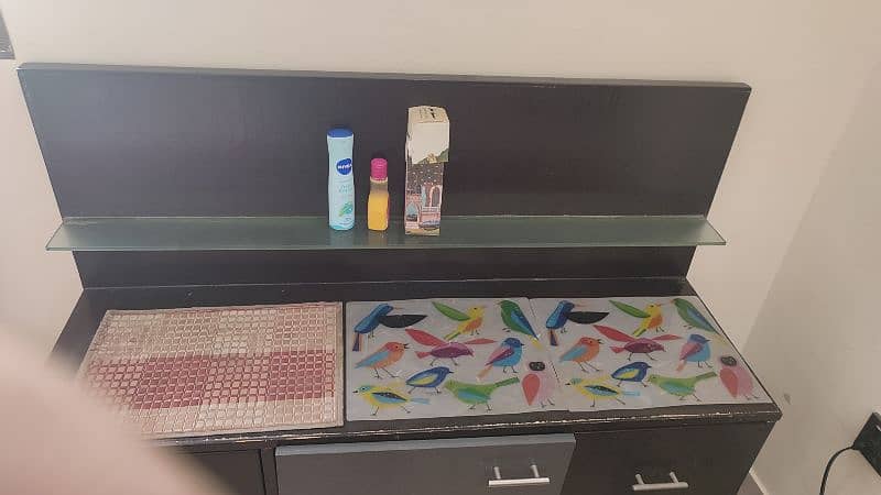 stylish LCD table 0