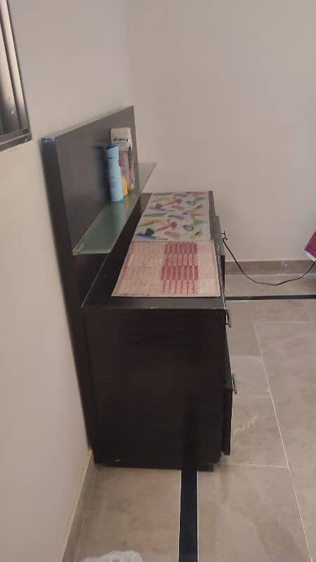 stylish LCD table 4
