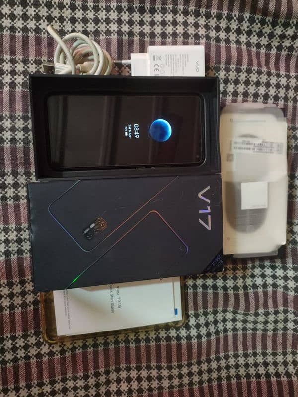 vivo v17 8gb 256 gb with box charger 10/10 3