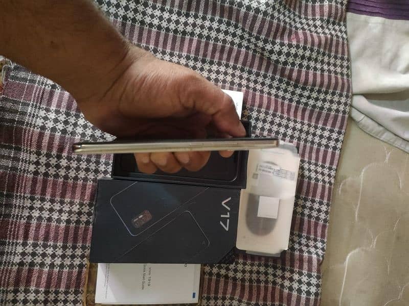 vivo v17 8gb 256 gb with box charger 10/10 4
