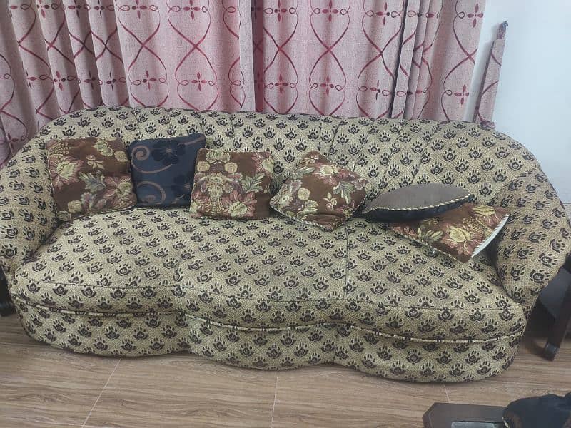5 seater Sofa set with cushions 2