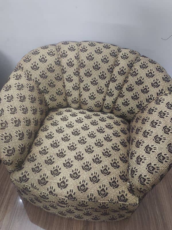 5 seater Sofa set with cushions 3