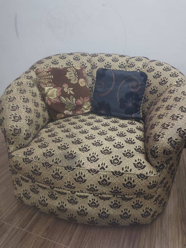 5 seater Sofa set with cushions 5