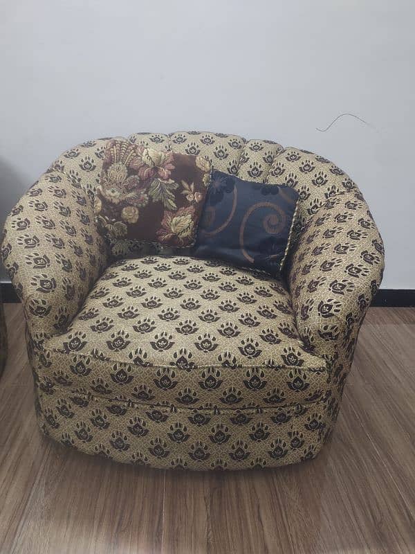 5 seater Sofa set with cushions 6