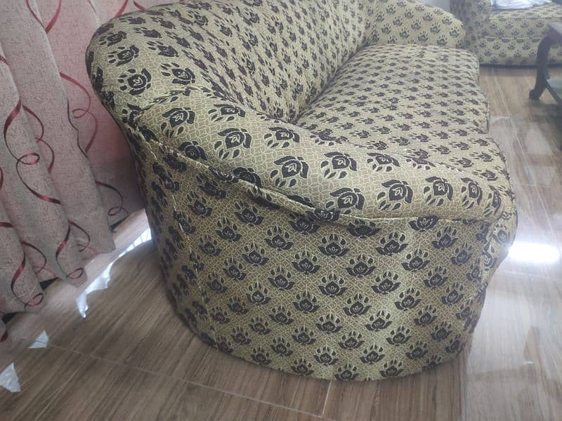 5 seater Sofa set with cushions 7