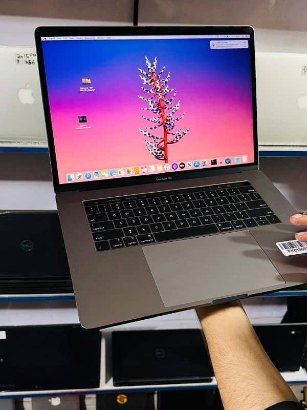 MacBook Pro 2019 | 15.4 inch | Core i9 0