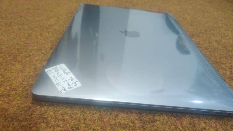MacBook Pro 2019 | 15.4 inch | Core i9 2