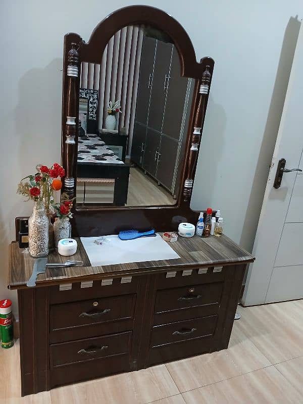 dressing table 2