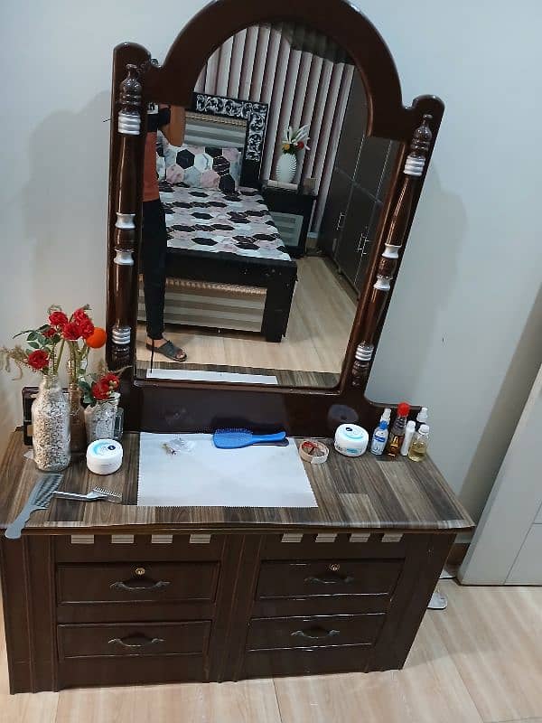 dressing table 4